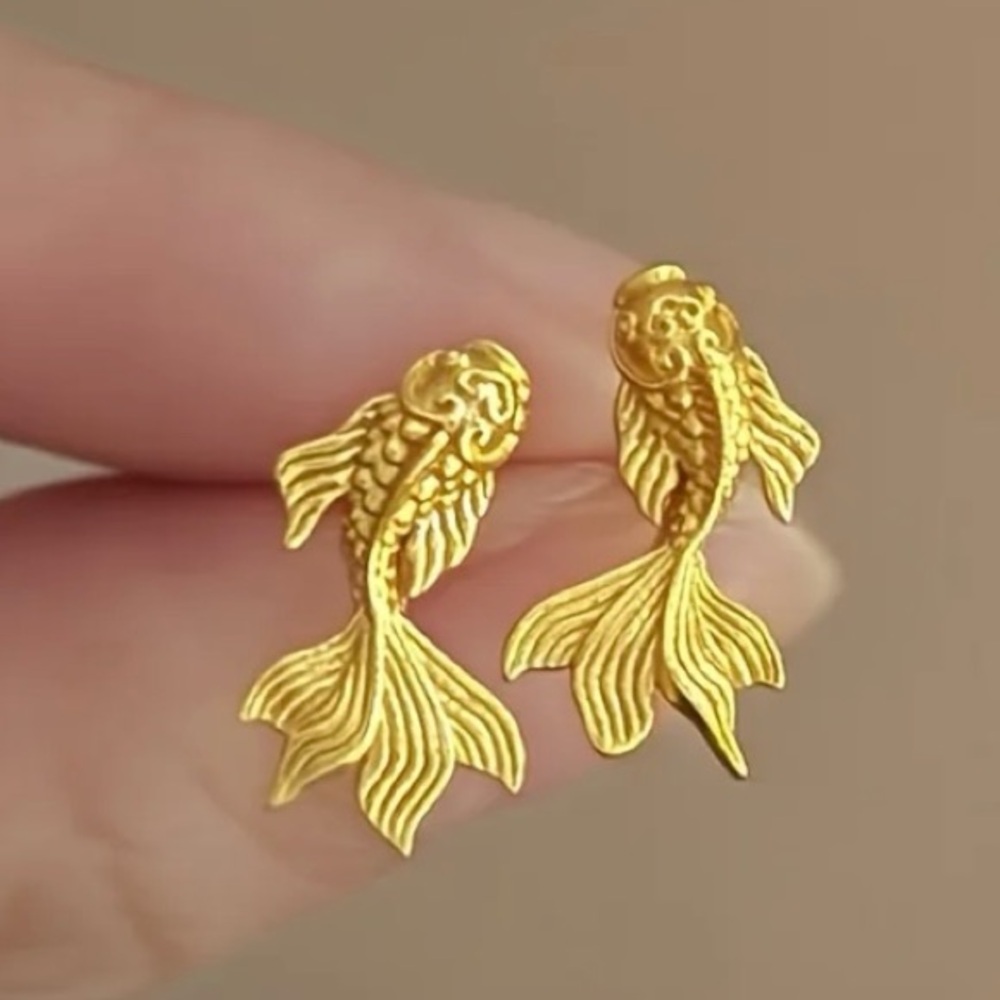 🔴 Gold Koi Fish Stud Earrings